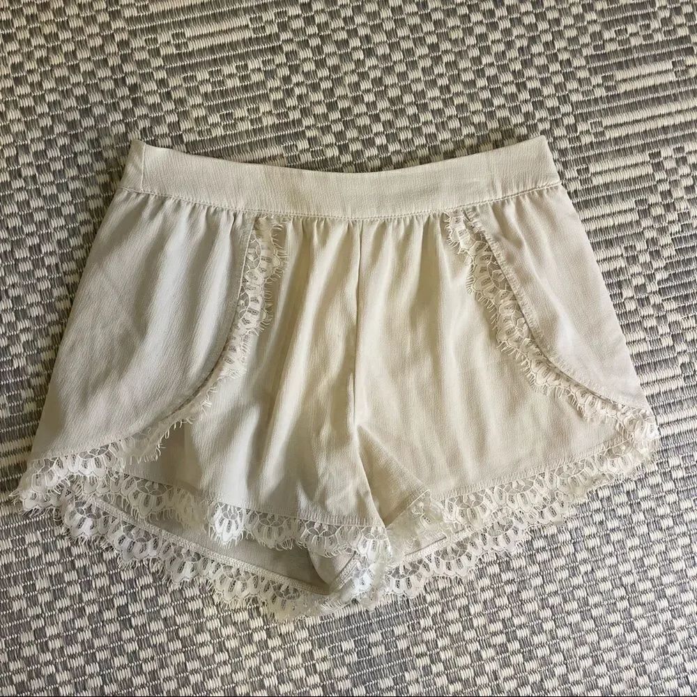 Cream Shorts with Lace detail